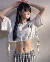 日本🇯🇵 風音158cm 45kg Ccup 19歲 價位40.000 日元